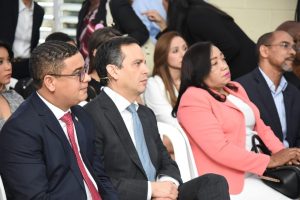 Usuarios telecomunicaciones en Haina reciben orientación sobre sus derechos