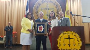 SANTIAGO: Abogados reconocen al juez Domingo Gil