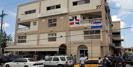 Encarcelan un hombre acusado asesinar a su madre y hermano Encarcelan un hombre acusado asesinar a su madre y hermano