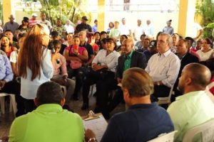 Abinader denuncia despilfarro en los gastos de una burocracia gobiernista