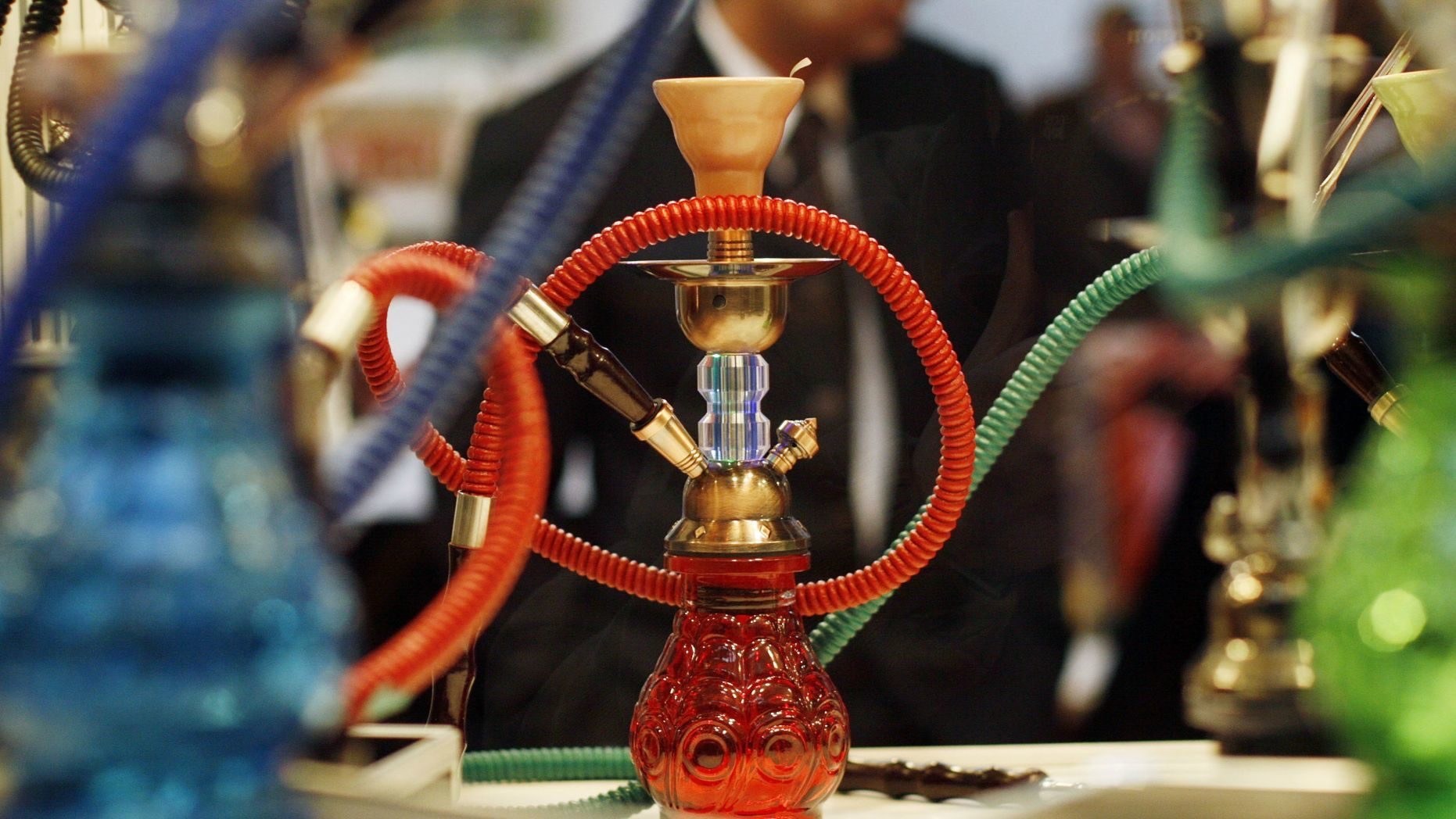 Policía evita la venta de miles cigarrillos y 1 millón de carbones para ‘hookah’ imagen