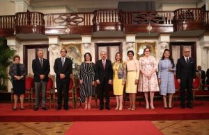 Danilo Medina entrega Medalla al Mérito de la Mujer a 14 dominicanas destacadas