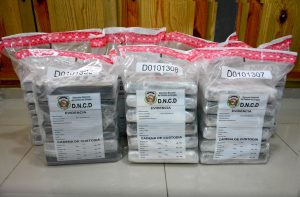 LA ROMANA: Arrestan a tres hombres y les ocupan 43 kilos de cocaína LA ROMANA: Arrestan a tres hombres y les ocupan 43 kilos de cocaína