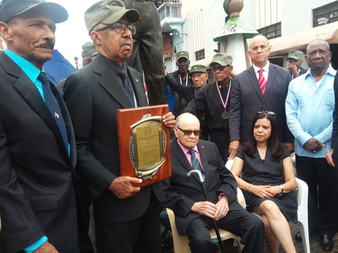 Militares constitucionalistas piden a legisladores “no tocar” la Constitución imagen