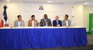 Astro del fútbol Diego Forlán impartirá clínicas en RD