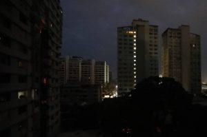 VENEZUELA: Apagón cumple su tercer día; causa graves trastornos a labores VENEZUELA: Apagón cumple su tercer día; causa graves trastornos a labores