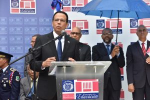 Ministro de Educación exhorta inculcar a estudiantes respeto a los héroes