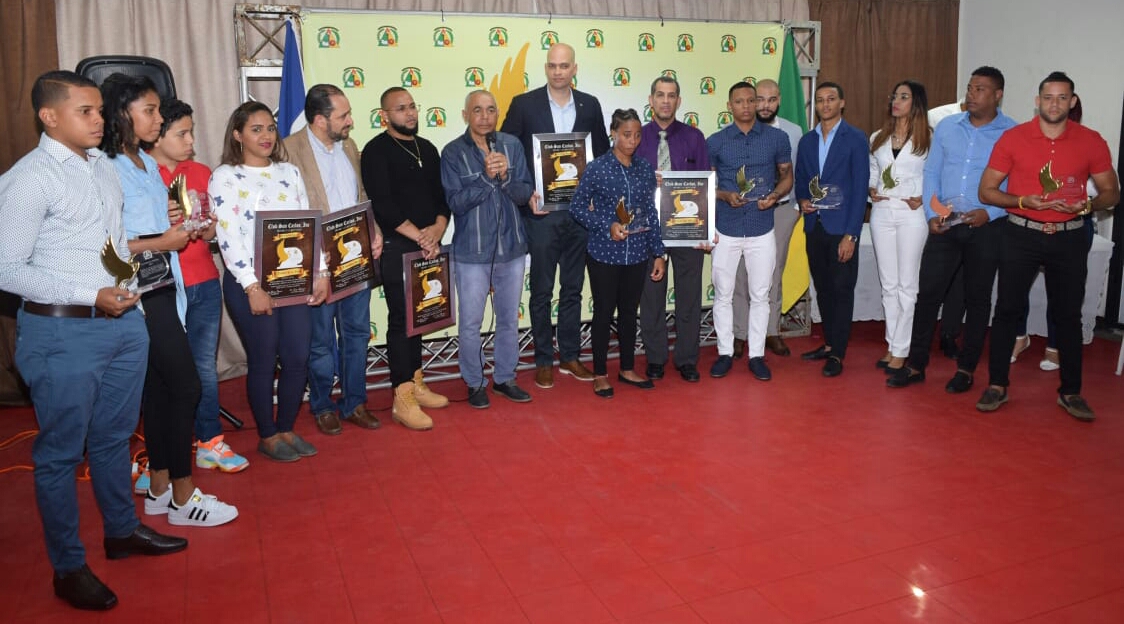Club San Carlos reconoce personalidades en premiación atletas imagen