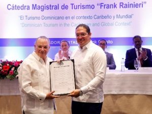 La UCE inaugura cátedra de turismo «Frank Rainieri»