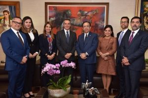 Presidente regional de VISA visita a Gobernador Banco Central de la RD