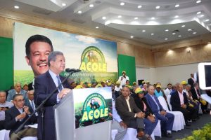 Leonel dice si gana elecciones daría prioridad al sector agropecuario de RD