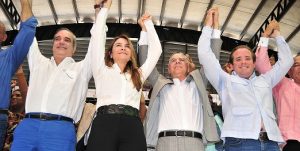 Cantautor Manuel Jiménez se juramenta en el PRM; aspira a la Alcaldía de SDE