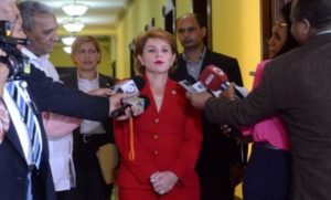 Critican declaraciones de hermana de Danilo Medina a favor de su reelección