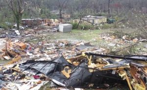 EEUU: Al menos 23 muertos por fuerte tornado en Alabama EEUU: Al menos 23 muertos por fuerte tornado en Alabama