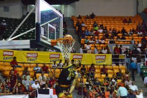 GUG aplasta al Plaza en la semifinal del basket superior de Santiago