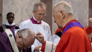 ITALIA: El papa Francisco señala la riqueza es como «polvo en el viento» ITALIA: El papa Francisco señala la riqueza es como «polvo en el viento»