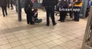 Conductor y pasajero atacados en disputas en el Metro de Nueva York Conductor y pasajero atacados en disputas en el Metro de Nueva York
