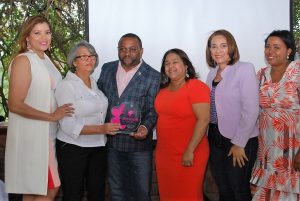Alcaldía de SDN reconoce mujeres meritorias