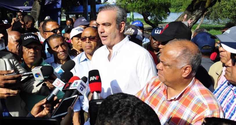 Abinader dice defenderá democracia de RD «en los tribunales o en las calles» imagen