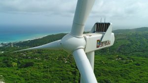 EGE Haina presenta aerogenerador en Feria de Turismo Descubre Barahona