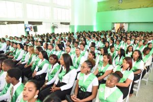 AZUA: Mas de mil jóvenes se gradúan en diferentes oficios