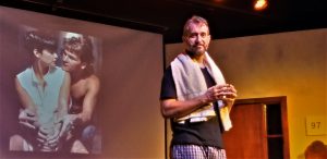 El cavernícola: Carlos Sánchez diferencia lo cómico del humor vivencial