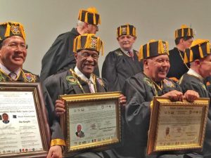 Johnny Ventura investido “Doctor Honoris Causa” en México