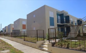 MONTECRISTI: Presidente entrega nuevo proyecto habitacional para 64 familias
