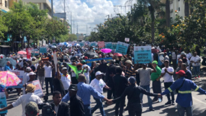 Empresarios lamentan las centrales hayan abandonado el diálogo por salarios