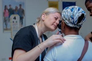 ONG Clinton ayuda mujeres lograr igual de genero vía atención visual