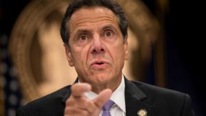Gobernador Cuomo acusa a Trump de no hacer nada contra violencia de armas Gobernador Cuomo acusa a Trump de no hacer nada contra violencia de armas