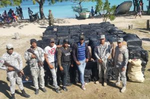 PUERTO PLATA: Armada RD incauta tres millones de cigarrillos; detiene a 10