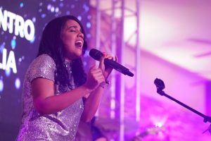 Sugey Holguín presentará concierto “Para Adorarte Live”