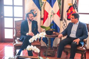 Presidente electo El Salvador visita al alcalde David Collado