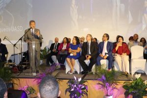 Leonel ve necesario haya respeto a Constitución; advierte sobre «tiranía» Leonel ve necesario haya respeto a Constitución; advierte sobre «tiranía»