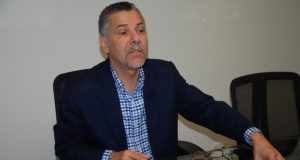 Manuel Jiménez ganaría en SDE con 51%, según encuesta de ACXIONA