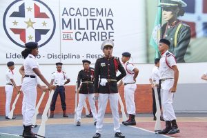 Academia Militar del Caribe celebra parada en honor a padres de la patria.v’l