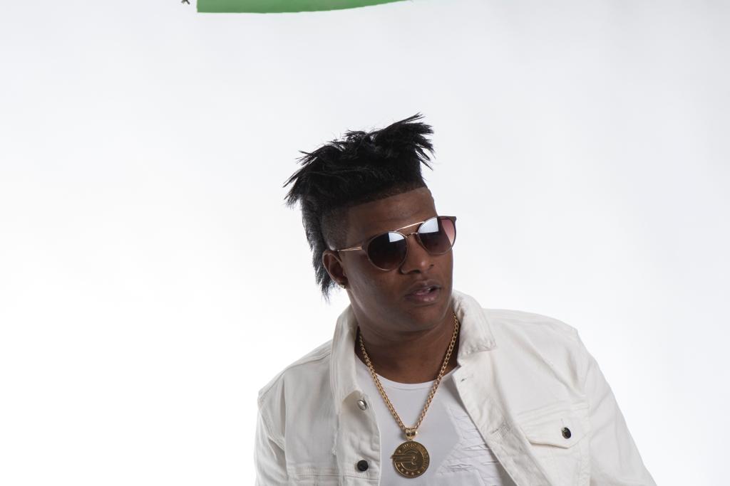 Diddy Glow se abre paso música urbana imagen