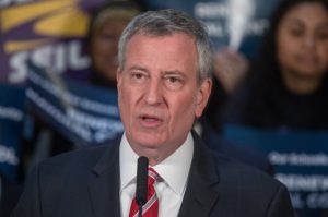 Neoyorquinos rechazan sueño de alcalde de enfrentar a Donald Trump