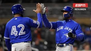 Teoscar Hernández fue villano y héroe en la victoria de los Blue Jays