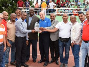 Paulino y De Óleo dominan Nacional de Atletismo Paulino y De Óleo dominan Nacional de Atletismo