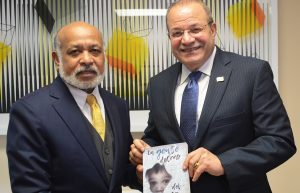 MIAMI: Consulado RD pone en circulación libro del embajador José T. Pérez MIAMI: Consulado RD pone en circulación libro del embajador José T. Pérez