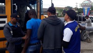 Migración deportó a mil 165 haitianos que detuvo entre el 21 al 25 de mayo Migración deportó a mil 165 haitianos que detuvo entre el 21 al 25 de mayo