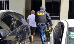 Arrestan a dominicano acusado de narcotráfico y homicidio en EE.UU. Arrestan a dominicano acusado de narcotráfico y homicidio en EE.UU.