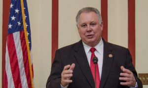 Otro congresista estadounidense se opone a repostulación de Danilo