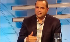 Aspirante exige JCE impida promociones reeleccionistas en medios comunicaciòn