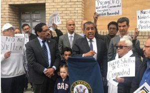 Líderes comunitarios Alto Manhattan rechazan refugio desamparados Líderes comunitarios Alto Manhattan rechazan refugio desamparados