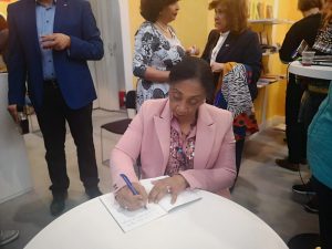 PRAGA: Escritora de RD presenta obras en Feria del Libro PRAGA: Escritora de RD presenta obras en Feria del Libro