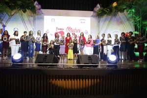 Vicepresidenta distingue 21 madres por contribuir a sociedad en valores