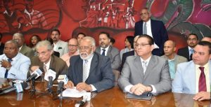 Gremios médicos retomarán paro contra ARS si no cumplen términos de acuerdo